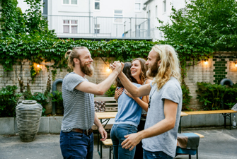 Gruppe af mennesker mødes