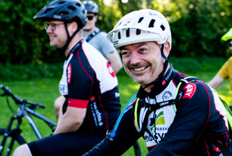 Mænd på cykler
