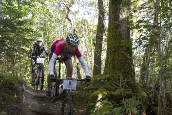 Pige cykler MTB. Foto: Frederik Axelsen/MTB Holstebro.