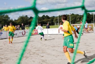 Hjemløse spiller fodbold