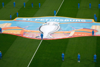 St. Petersburg banner på fodboldbane