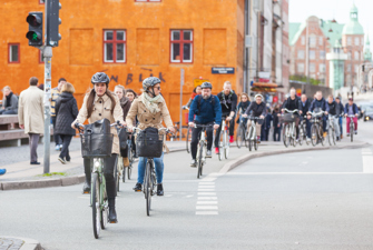 Kvinder på cykel