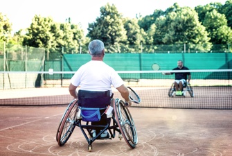 Handicappede spiller tennis. 