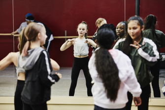 Børn i dansestudie