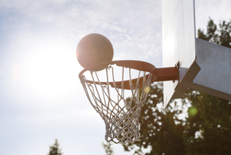 Basketballkurv. Foto: GettyImages/Westend61