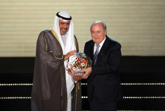 Sheikh Ahmed Al-Fahad Al-Ahmed Al-Sabah og Joseph S. Blatter